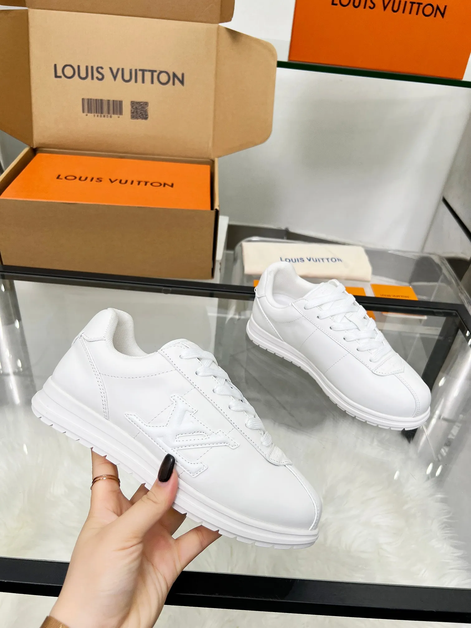 👟👟Ex-factory price 640👟👟 The 2025 summer LV Louis Vuitton new model will be shipped, the upper is made of cowhide, rubber outsole, 7 colors, with complete packaging and airplane box, 35--46